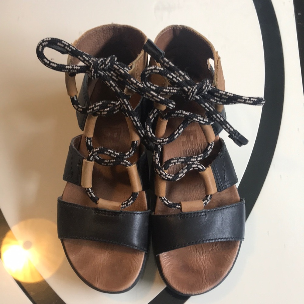 Sorel Torpeda Lace li Falt Sandals
